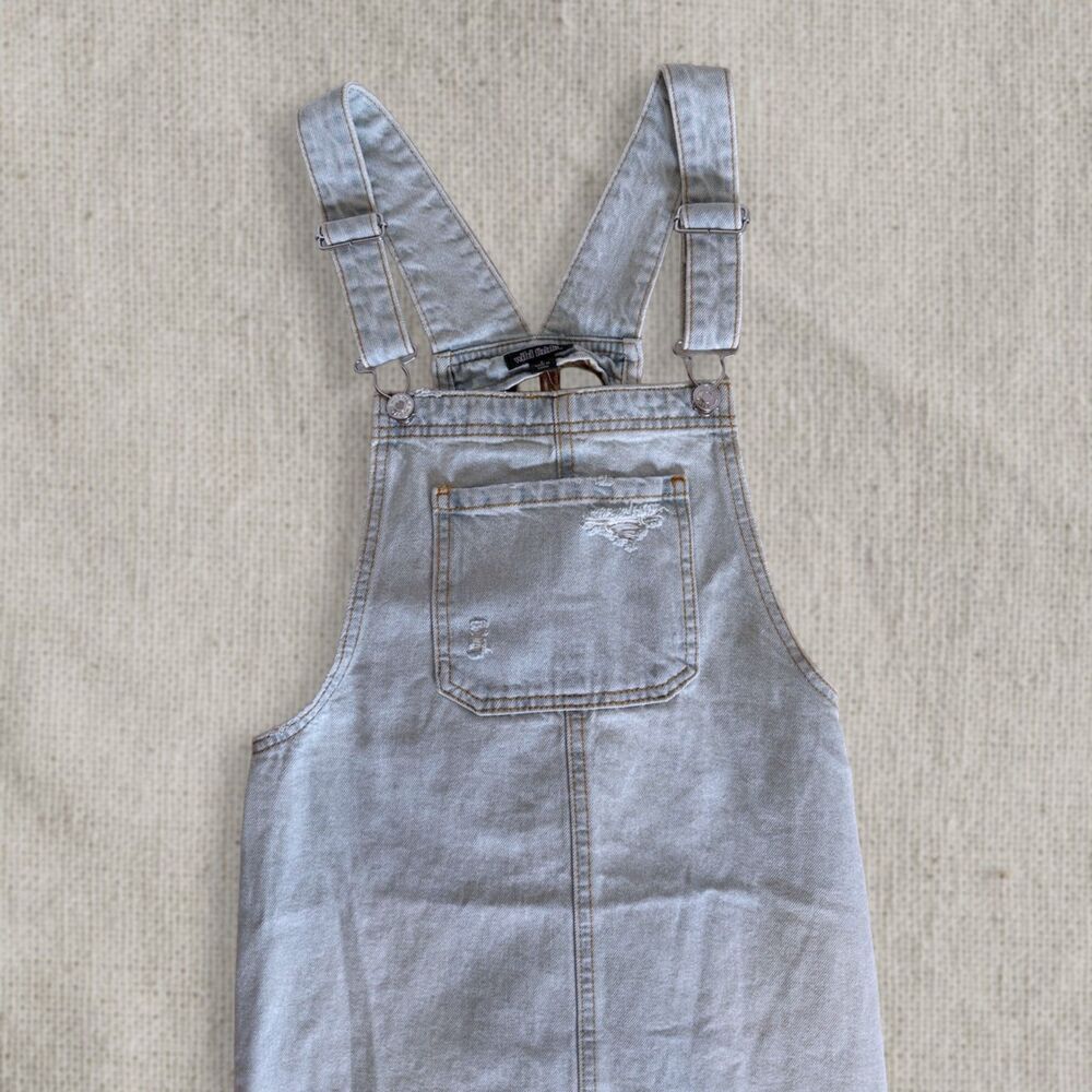 Wild Fable NWT Light Wash Denim Overalls Size S Distressed Adjustable Straps - Picture 2 of 8
